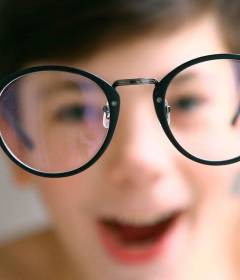 Дальнозоркость - это плюс или минус