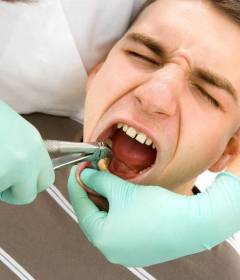 Сломался зуб под корень