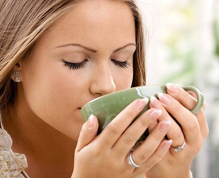 Девушка и чай улун