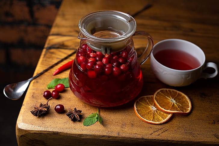 Имбирный чай с брусникой