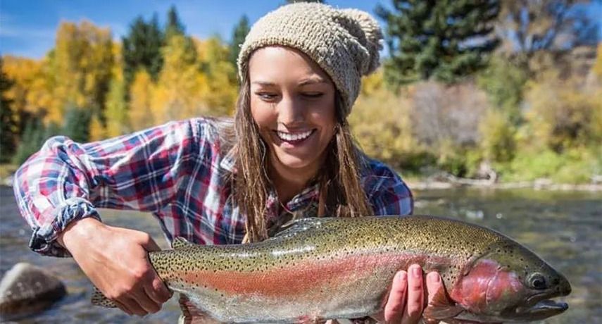 Чем полезна форель для женщин: не только красота