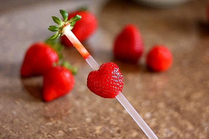 клубничные хвостики