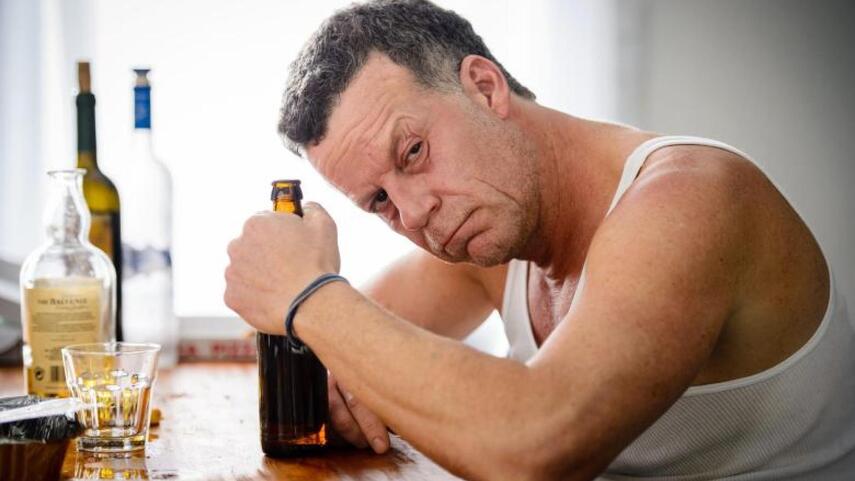 Цена «успеха»: Чем на самом деле платит скрытый алкоголик