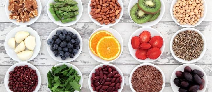 Продукты, содержащие антиоксиданты (ягоды, зелень, орехи)